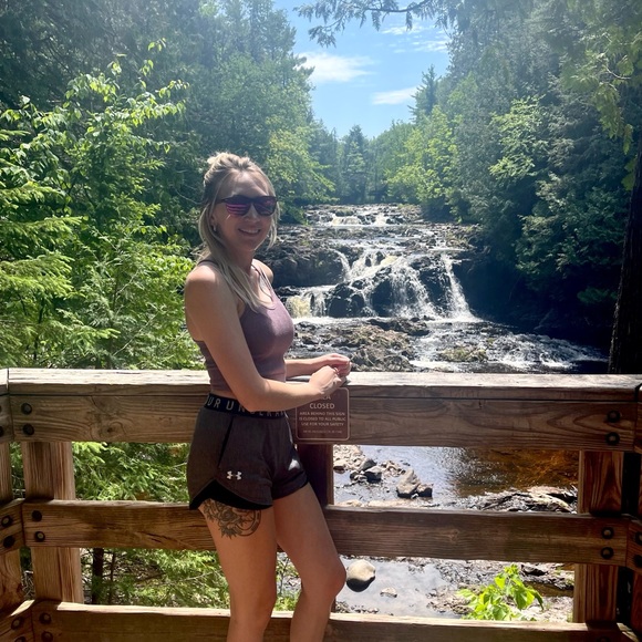 Meet your Posher, Shauna - Picture 1 of 1